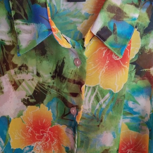 Flower sleeveless sheer top - Picture 4 of 4